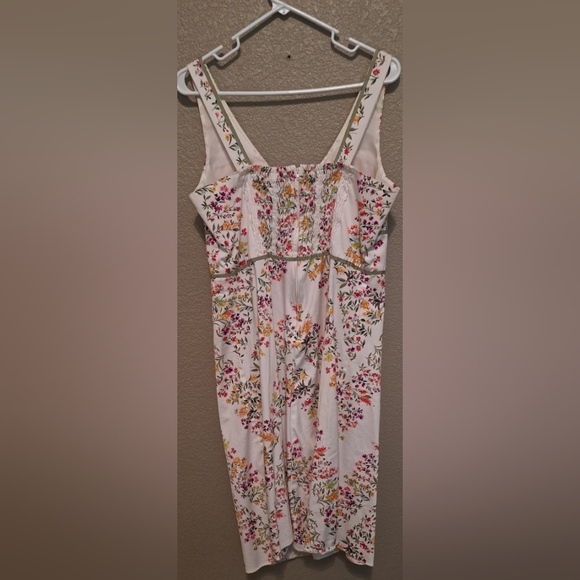 Perfect spring/summer dress. Size 16. - Picture 2 of 3